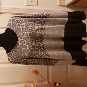 Cute  knit and cotton Pull Over Hoodie no Flaws Sexy😍 Leapord Print